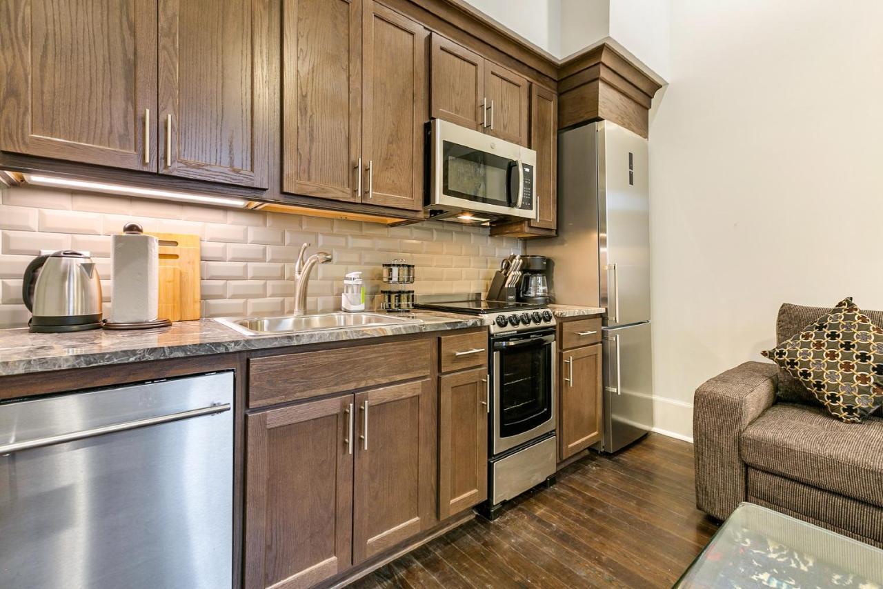 1 And 2 Bedroom Private Condos Steps Away From French Quarter New Orleans Exterior photo