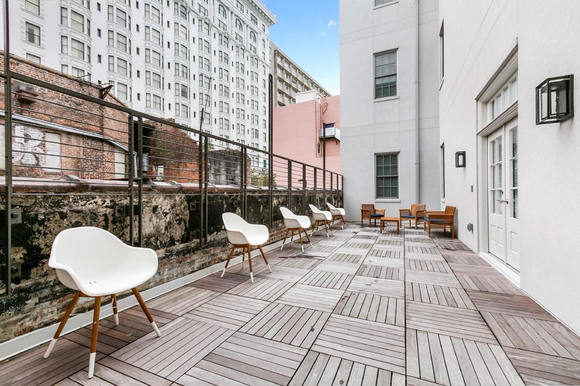 1 And 2 Bedroom Private Condos Steps Away From French Quarter New Orleans Exterior photo